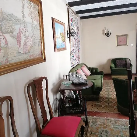 Cle House Semesterbostad *